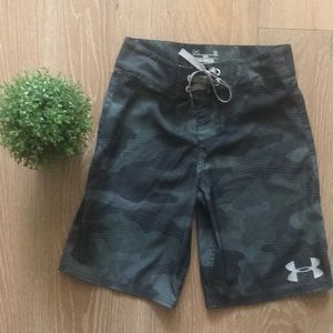 Under Armour Camo Printed Stretch (7% elastane) Board Shorts w25.